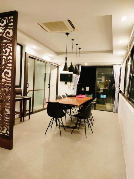 Bán nhà MP Võng Thị Tây Hồ, 8 tầng thang máy, kinh doanh, 3 thoáng, view hồ dt 105m2 giá 24.5 tỷ