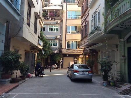 Cần bán nhà Hoàng Hoa Thám diện tích sử dụng 32m2 4 tầng giá bán 3.5 tỷ