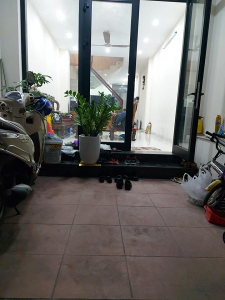 Bán nhà Minh Khai, nhà đẹp, ba gác tránh xe máy, 20m ra ô tô tránh, 2 mặt thoáng