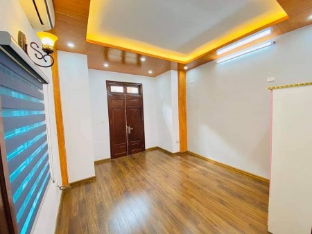 Cực hiếm giá bán 1.9 tỷ, diện tích sử dụng 32m2, nhà Đa Sỹ, đường ô tô 10m