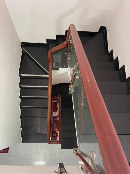 Nhà nguyên căn Quận 8 vị trí đẹp khu dân cư Topaz City ô tô đỗ cửa, đúc bê tông kiên cố