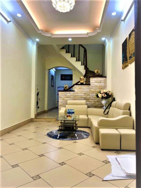 Bán Nhà Mặt Ngõ Hoàng Mai Ba Gác Tránh SH, KD 33/35m, 4 Tầng, Giá 3.45 Tỷ.