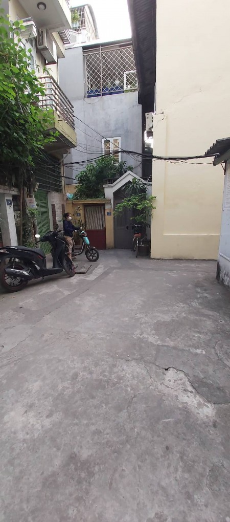Bán nhà nguyên căn cực hiếm Lê Hồng Phong, Ba Đình, dt 51m2, mt 3.1m giá nhỉnh 7 tỷ, lhc 0975513371