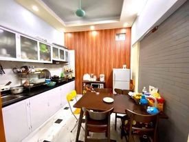 Bán nhà nguyên căn Hoàng Liệt ô tô cách nhà 10m, diện tích 42m2, giá bán 4 tỷ, lhcc