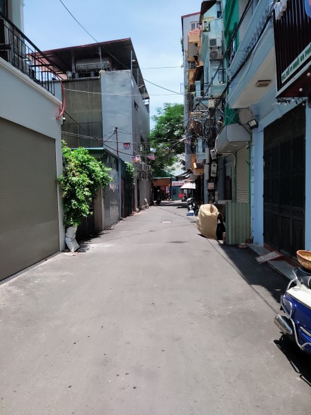 Đất mặt tiền rộng,chia 3 lô phố Nguyễn Văn Cừ, Long Biên, diện tích 112m2, giá 7,4 tỷ.