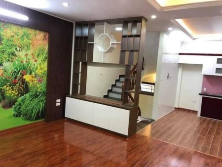 Bán nhà nguyên căn ngõ 175 Lạc Long Quân, 5 tầng diện tích 50m2, giá bán 5.3 tỷ