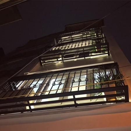 Bán nhà 5 tầng Xuân La đường rộng gần phố tặng ngay nội thất Châu Âu giá bán 3.6 tỷ
