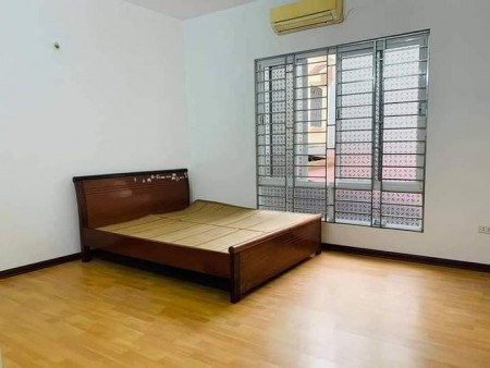 Bán nhà 5 tầng mới đẹp ở ngay đầu phố Lĩnh Mai Hoàng Mai, giá bán 3.15 tỷ