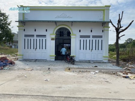 Cần bán 2 dãy trọ diện tích 300m2, ngay Trần Văn Giàu gần cầu Xáng chính chủ, giá 1.6 tỷ
