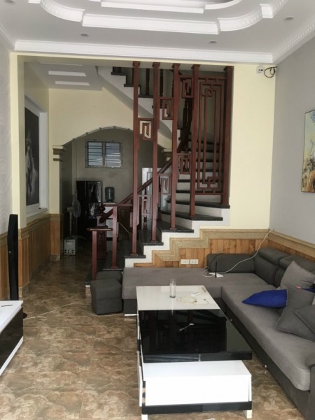 Bán nhà Hồ Tùng Mậu, trong ngoài thoáng sáng hợp lý, 5 tầng giá 3.8 tỷ