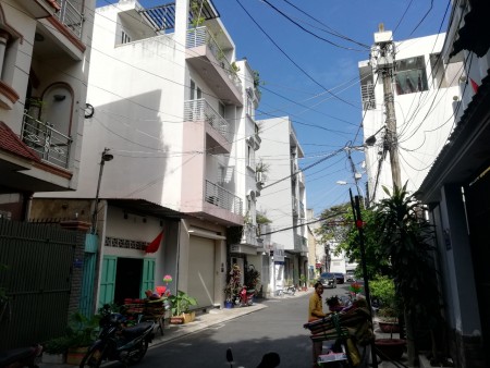 Nhà đẹp kiên cố 3 tầng, hẻm xe hơi tránh. Thân Nhân Trung giá bán 3,8 tỷ, sổ sẵn