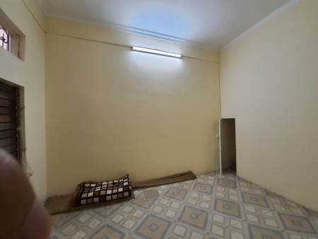 Bán gấp nhà Đại La ba bước ra đại học kinh tế, diện tích 45m2, giá bán 2.5 tỷ, lhcc