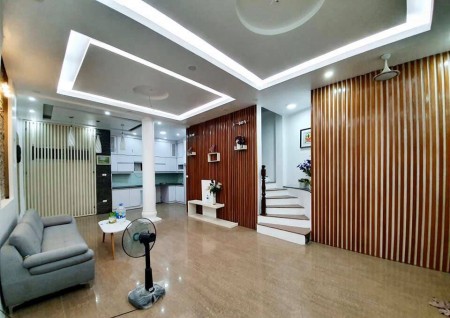 Bán nhà Hồ Tùng Mậu, dt 36m2, giá bán 3.2 tỷ mặt tiền khủng 8m, lhcc