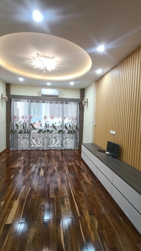 Siêu Phẩm Nguyễn Khánh Toàn, 6 tầng thang máy, ô tô tránh, thiết kế đẹp, giá 13.5 tỷ