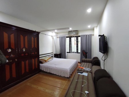 Bán nhà ngõ phố Ngô Gia Tự, diện tích 35m2, đúc 4 tầng, giá chào 2.6 tỷ, lhcc
