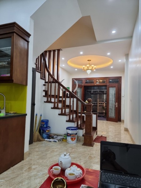 Bán gấp nhà riêng Nguyễn Văn Cừ, ô tô vào tận nhà dt 40m2, mt 4m, giá bán 4,3tỷ