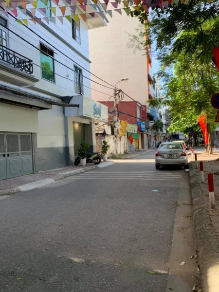 Bán nhà ngõ 67 Nguyễn Văn Cừ, ô tô, dt 75m2, 4 tầng, mt 7m, giá 6.2 tỷ, lh 0818962345