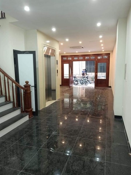 Bán nhà Lạc Long Quân, Cầu Giấy, 60m x 7T, thang máy, ô tô, kinh doanh