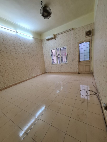 Cho thuê nhà riêng Nguyễn Khánh Toàn diện tích 60m2, 4 tầng, ô tô đỗ cửa, giá 15 triệu