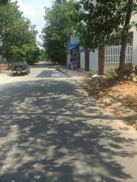 Còn 1 lô cạnh ngay chợ Hoàng Gia, giá bán 1.85 tỷ, sổ chính chủ, khu dân cư