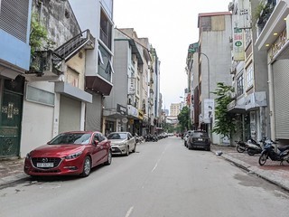 Bán nhà đẹp view hồ Linh Đàm 30m ra ô tô tránh, nhà đẹp lung linh mặt tiền rộng