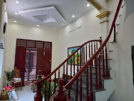 Bán nhà Phùng Hưng 45m, 3 tầng thoáng trước sau giá chỉ 3,7 tỷ