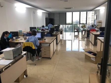 Tôi đang có sàn VP dt 50m2 tại Phố Mễ Trì Hạ cần cho thuê Giảm giá cực sâu mùa dịch