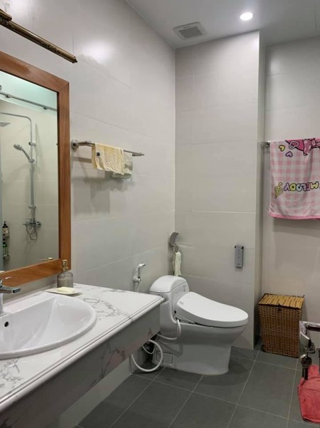 Nhà đẹp lô góc kinh doanh tại Ngọc Lâm Long Biên, đt 70m2 5 tầng, mt 7.5m, giá bán 8.9 tỷ