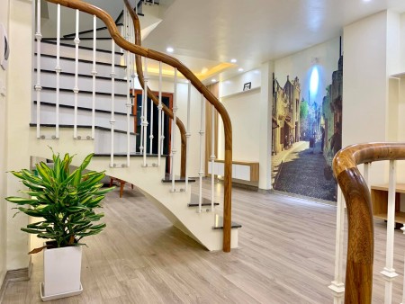 Bán nhà Hà Đông, ô tô vào nhà, Phân lô hàng xóm Chợ Vồ, dt 35m2, ở sướng, giá 3.1 tỷ