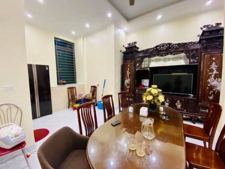 Bán nhà Mặt Ngõ Kim Giang Kinh Doanh tốt xấp xỉ 4 tỷ - 5 Tầng mới đẹp