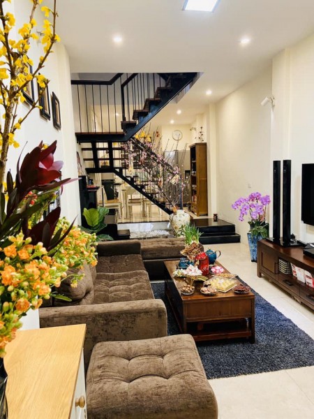 Bán nhà La Nội Hà Đông, đường thông hè thoáng, diện tích 40m2, giá bán 2.5 Tỷ
