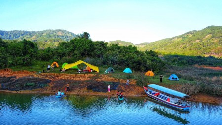 Quỹ đất hiếm ven hồ Tây Di Linh, tiện ích đủ, vị trí đắc địa, xe vào tận nơi, sổ sẵn