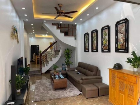 Bán gấp nhà Lê Quý Đôn, Quận Hà Đông lô góc thông thoáng, diện tích 40.8m2, giá 2.83 tỷ