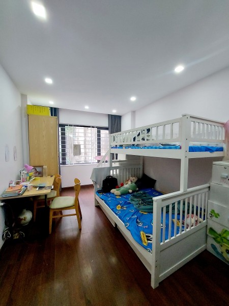 Người quen nhờ bán độc quyền 35m2 Tạ Quang Bửu oto đỗ kinh doanh đỉnh