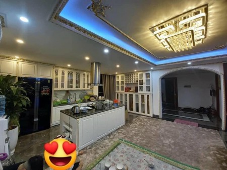 Bán nhà siêu đẹp vị trí đắc địa lô góc gara kinh doanh. giá bán chỉ 5.6 tỷ