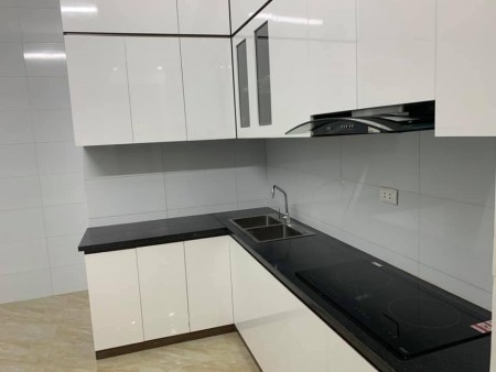 Bán nhà đường Tôn Thất Tùng, Đống Đa, lô góc, 40m2, 4 tầng, MT hơn 6m chỉ 4.05 tỷ, lh 0368781929