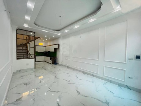 Định Công Hạ - Hoàng Mai chỉ nhỉnh 3 tỷ cách ô tô đỗ cổng 15 m đúc 5 tầng dt 32 m2