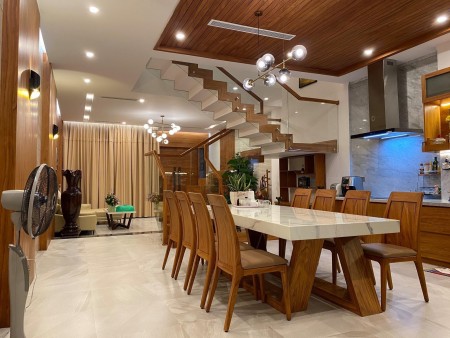 Nhà đẹp phố Tây Sơn dt 56m2, diện tích rộng, phong cách Châu Âu, 1 bước ra phố giá rẻ