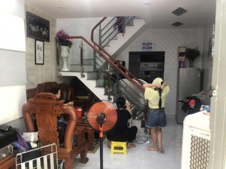 Nhà bán dt 43m2, 1 lầu, giá bán 4,8 tỷ đường Trần Văn Quang, phường 10, Q.Tân Bình