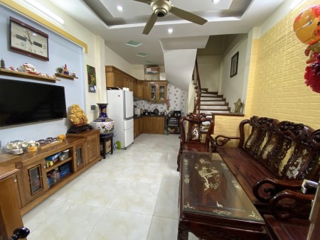 Bán nhà đường Mỹ Đình, Nam Từ Liêm. An ninh cực tốt. 35m2 x 5 tầng, 3.5 tỷ (Thương lượng)