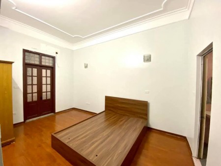 Nhà mới thang máy, gara rộng tại Hồng Tiến, Long Biên, dt 123m2, 6 tầng, giá bán 14 tỷ
