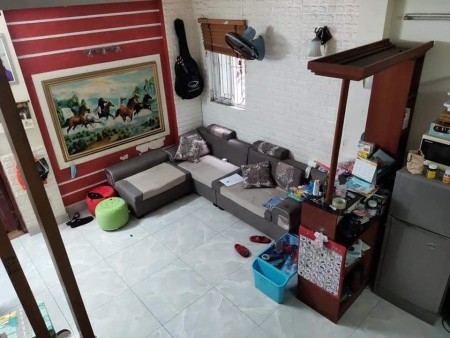 Chỉ nhỉnh 2,35 tỷ có ngay nhà hiếm rẻ chắc đẹp ở ngay cạnh KĐT IEC Thanh Trì ngõ nông 50m MT 5m.