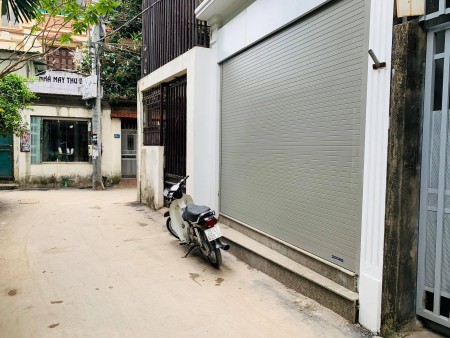 Bán nhà mới phố Nguyễn Khánh Toàn,Cầu Giấy, 4 tầng giá chỉ 3.9 tỷ, thương lượng.