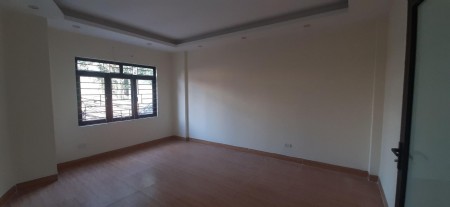 Bán nhà riêng dt 36m2, 4 tầng giá 3.55 tỷ phố Hoàng Văn Thái, Lê Trọng Tấn, Thanh Xuân