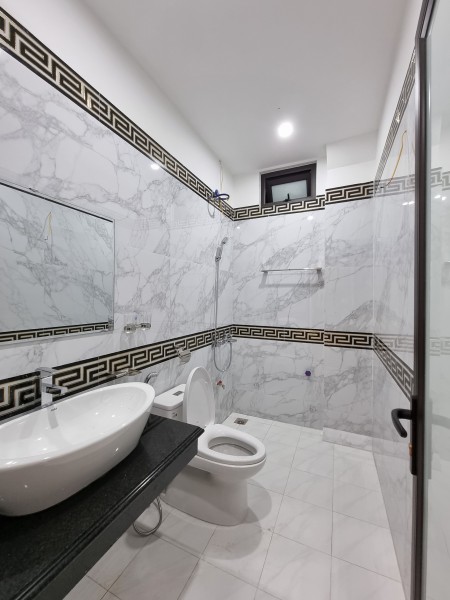 Bán Nhà Phố Phan Đình Giót thang máy ô tô tránh kinh doanh, dt 68m2, 5 tầng đúc