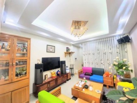 Bán nhà hẻm xe hơi Tô Hiến Thành, dt 25m2, 3 lầu, nở hậu giá chỉ 3.2 tỷ, lh 0932501298