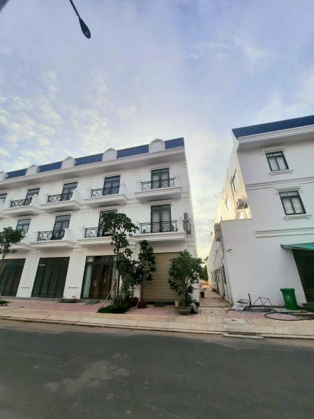 Nhà nguyên căn phố 3 tầng sở hữu duy nhất mặt tiền Quốc Lộ 57C thành phố Bến Tre