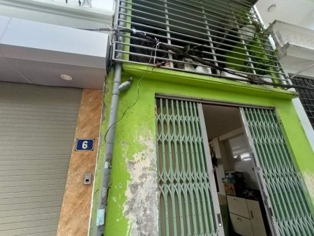 Bán nhà Giải Phóng vị trí đắc địa, gần ô tô diện tích sử dụng 40m2, 2 tầng, giá bán 2.35 tỷ