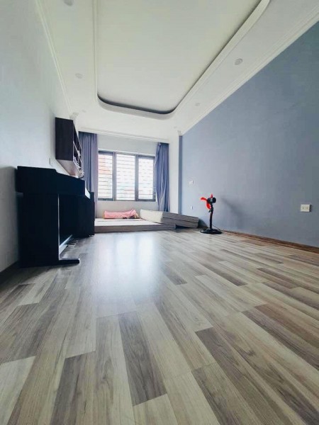 Bán nhà mặt ngõ 158 Nguyễn Khánh Toàn 51mx5T 13.5 tỷ LH 0902224679