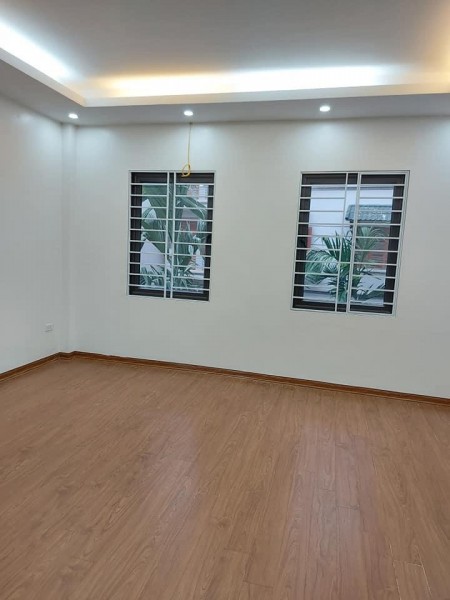 Bán Nhà Cổ Nhuế, Mặt tiền rộng trước nhà thoáng sáng, nhà chủ mới xây 40m2 MT 5m 3.3 tỷ